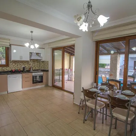 Вилла Prestij Makri 4+1 Villa, Oezel Havuzlu,